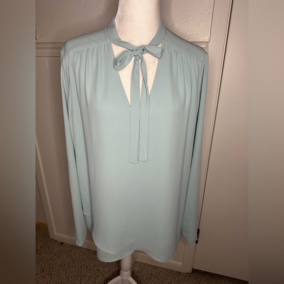 Karen Kane Tops - KAREN KANE CROSSOVER TOP SIZE XL